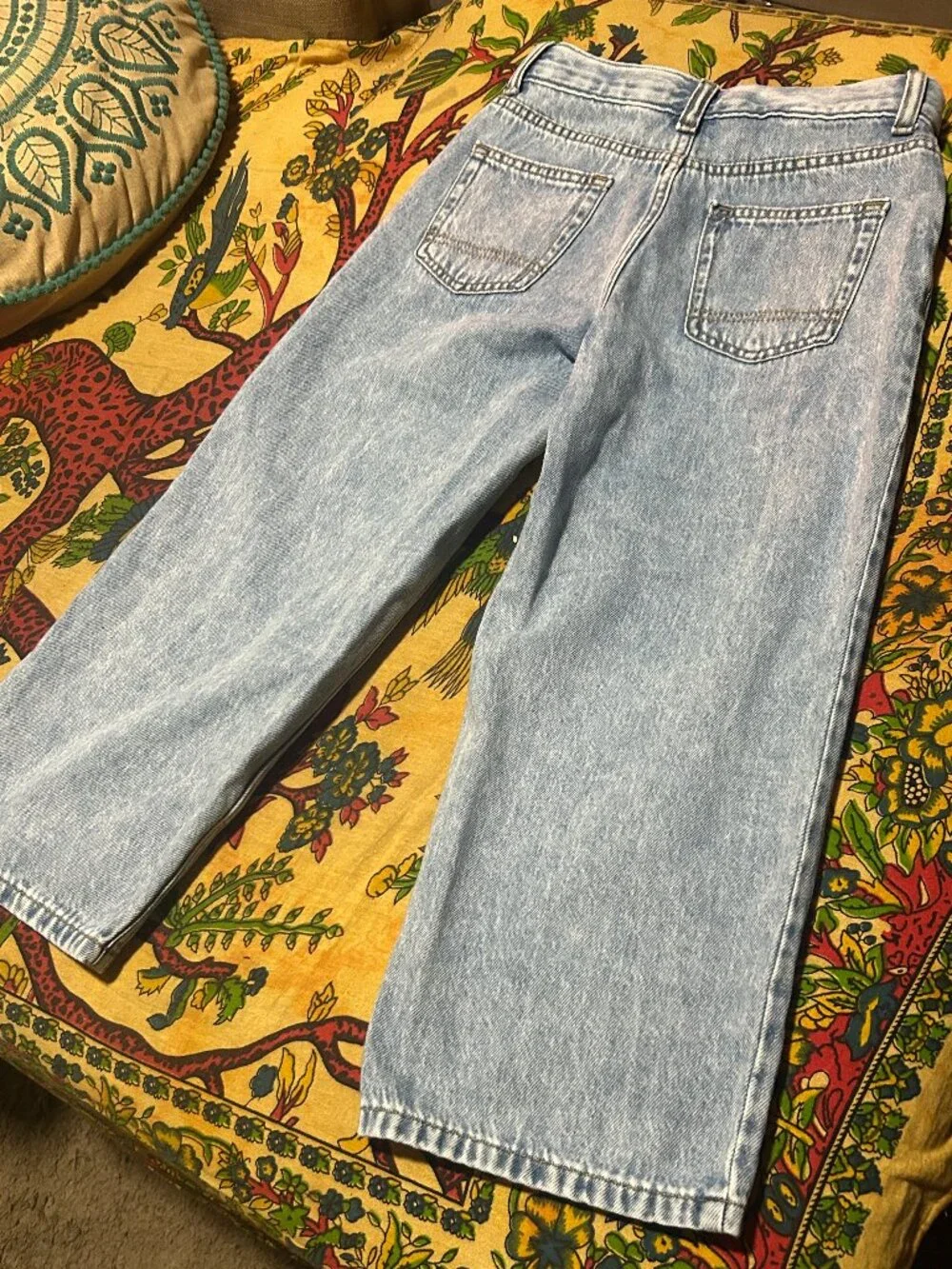 Girls Mid-Rise Wide Leg Jeans Cat & Jack Light Wash Girls Size 6 Baggy